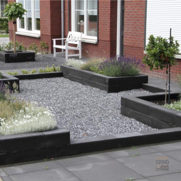Ardenner split grijs aangelegd in tuin